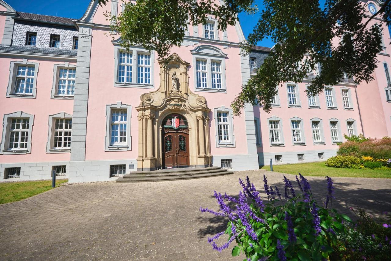 Historisches Deluxe Apartment Im Marianum Neuss Bagian luar foto